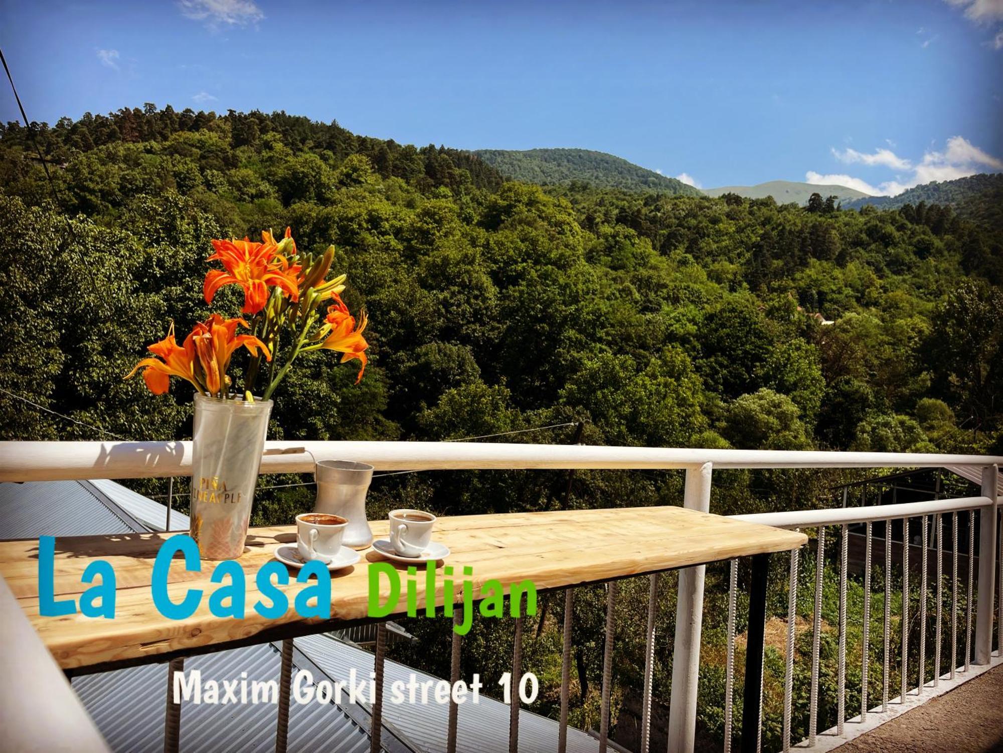 Hostel La Casa Дилиян Екстериор снимка