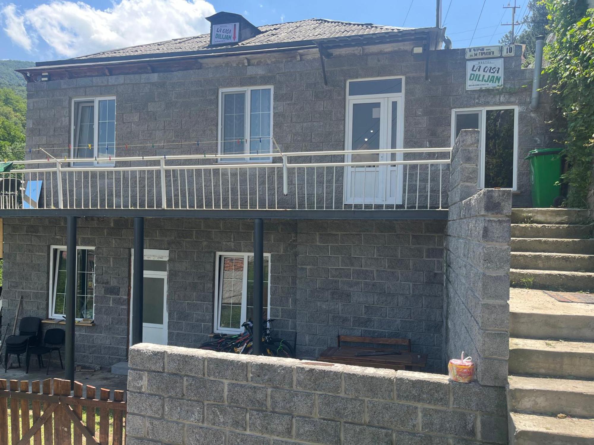 Hostel La Casa Дилиян Екстериор снимка